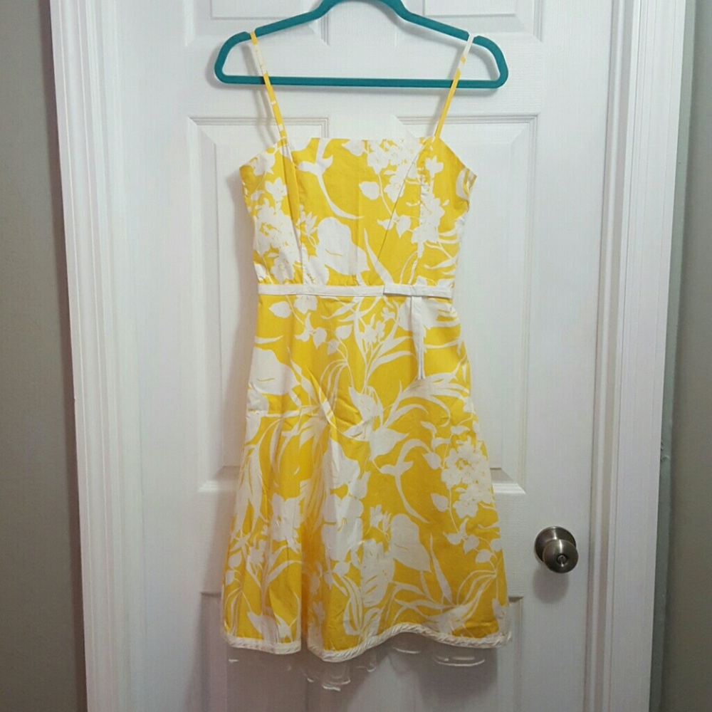 ⬇️Yellow sundress